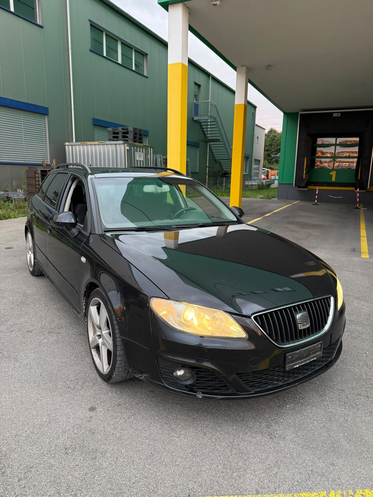 SEAT Exeo ST 2.0 TSI Style multitronic — slika 1