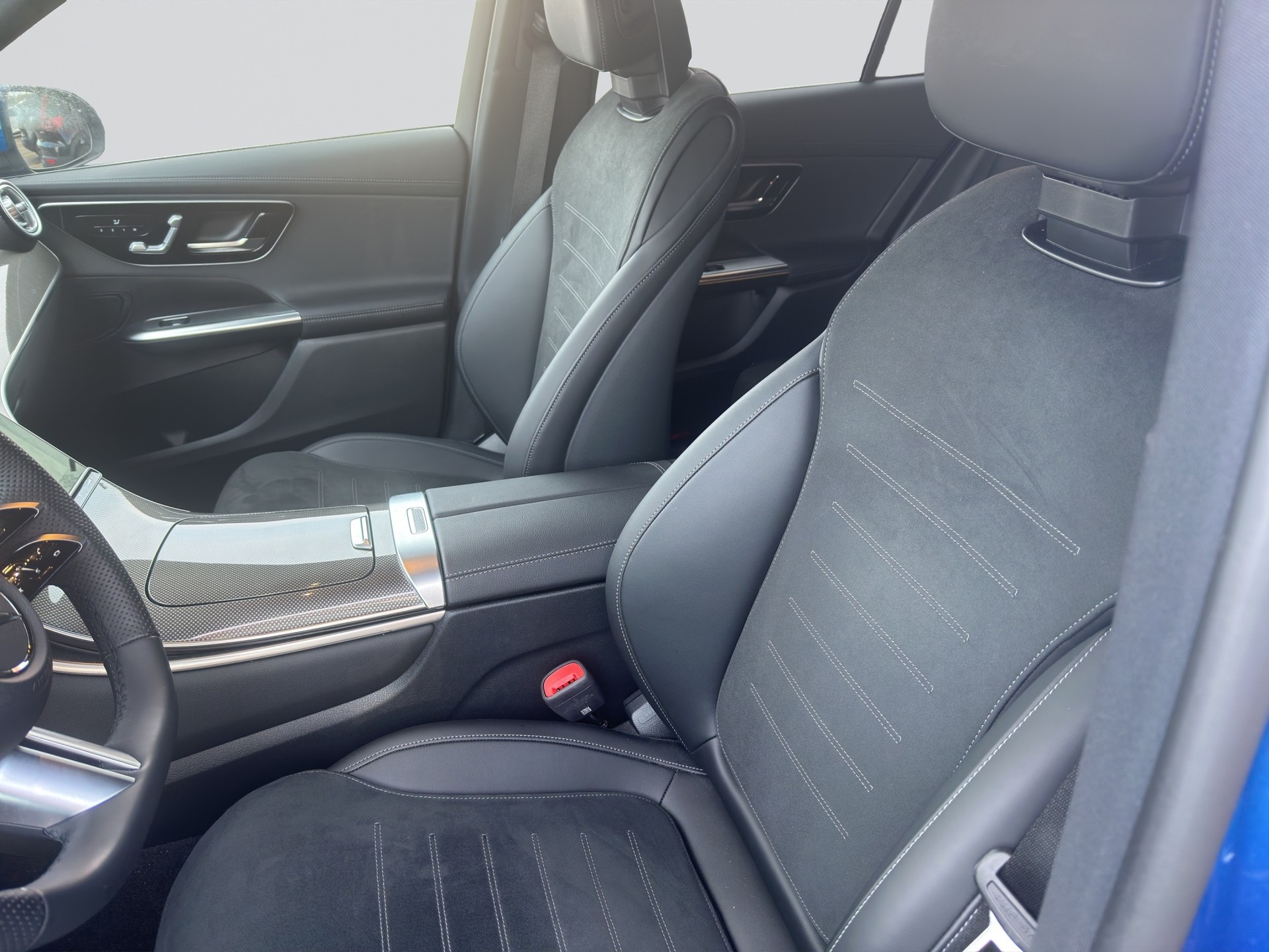 MERCEDES-BENZ GLC 300 d 4Matic 9G-Tronic AMG Line-image-4