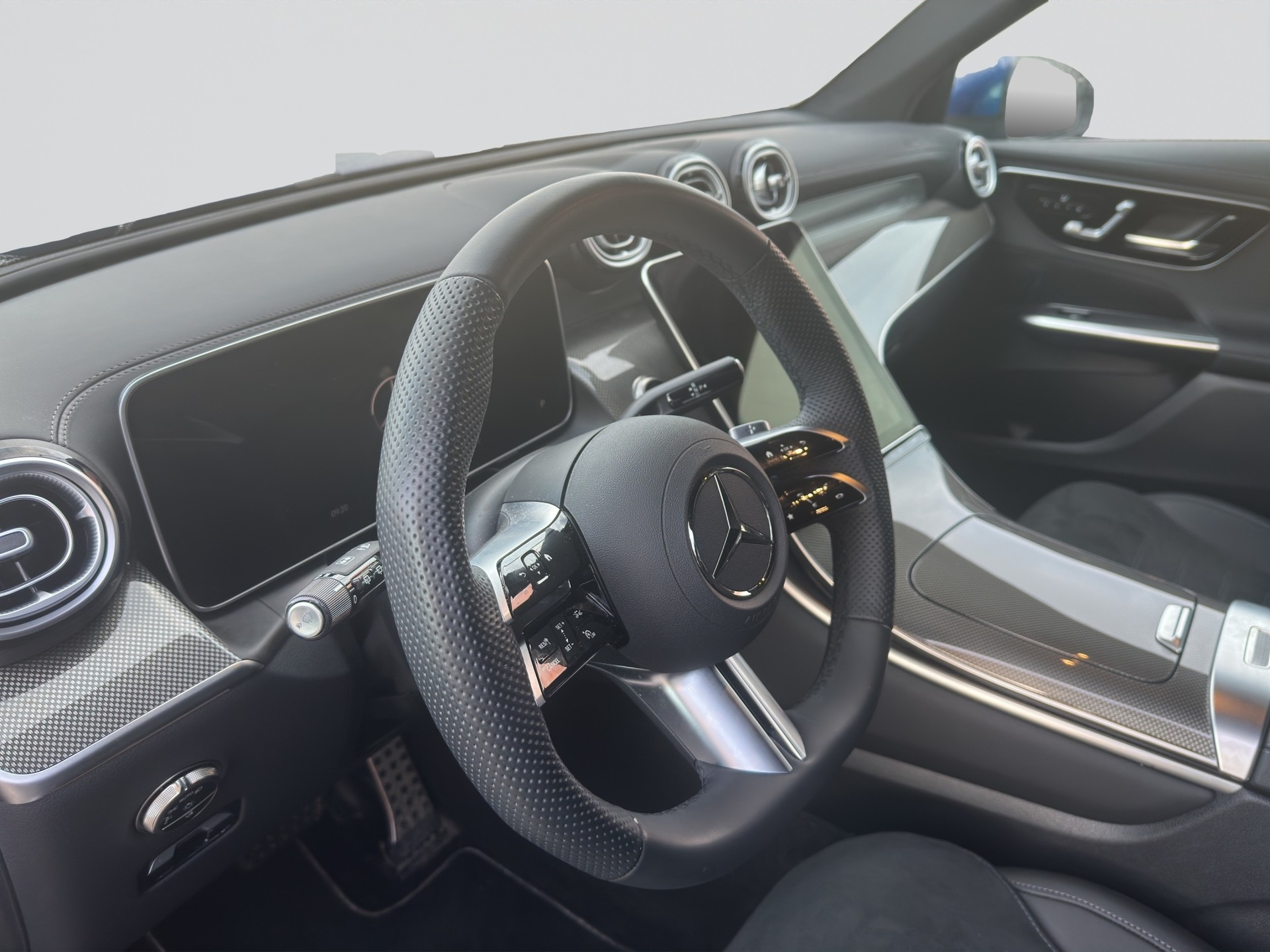MERCEDES-BENZ GLC 300 d AMG Line 4Matic 9G-Tronic-image-6