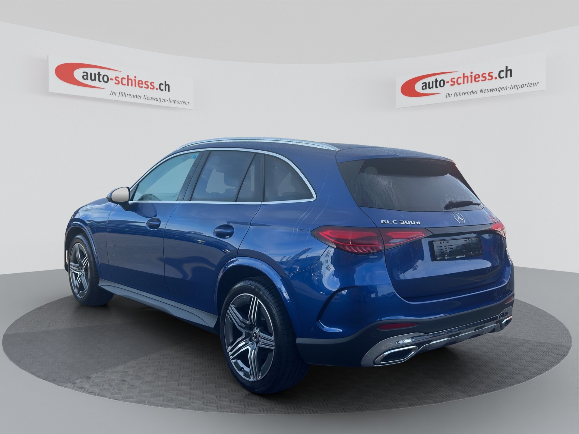 MERCEDES-BENZ GLC 300 d AMG Line 4Matic 9G-Tronic-image-3