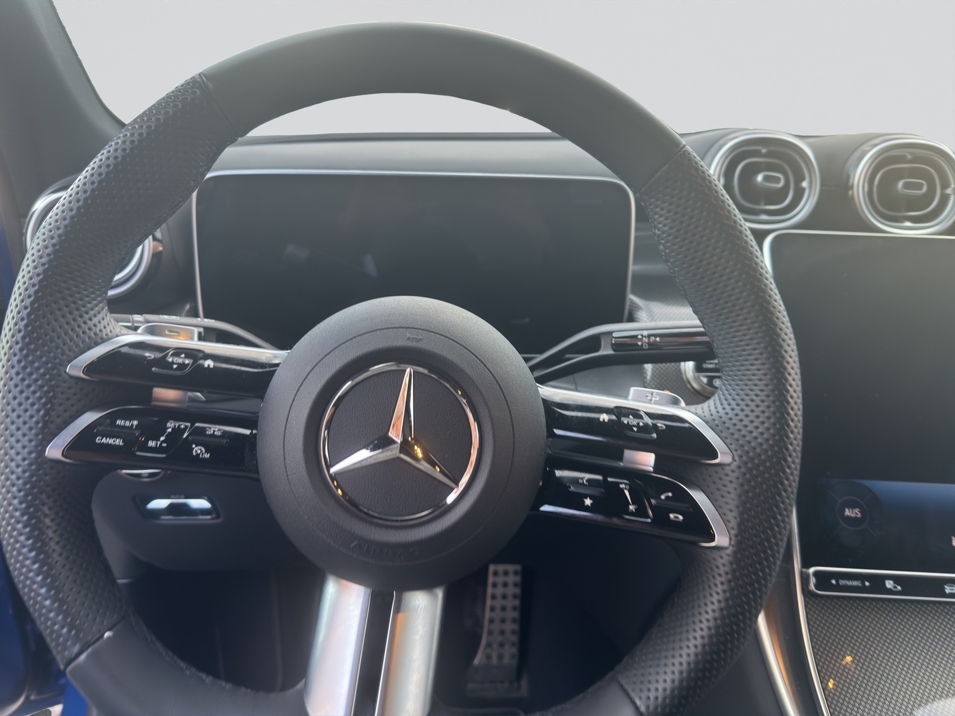 MERCEDES-BENZ GLC 300 d AMG Line 4Matic 9G-Tronic-image-8