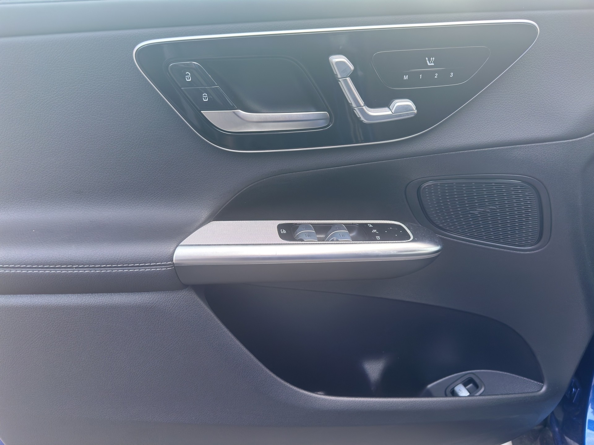 MERCEDES-BENZ GLC 300 d 4Matic 9G-Tronic AMG Line-image-9