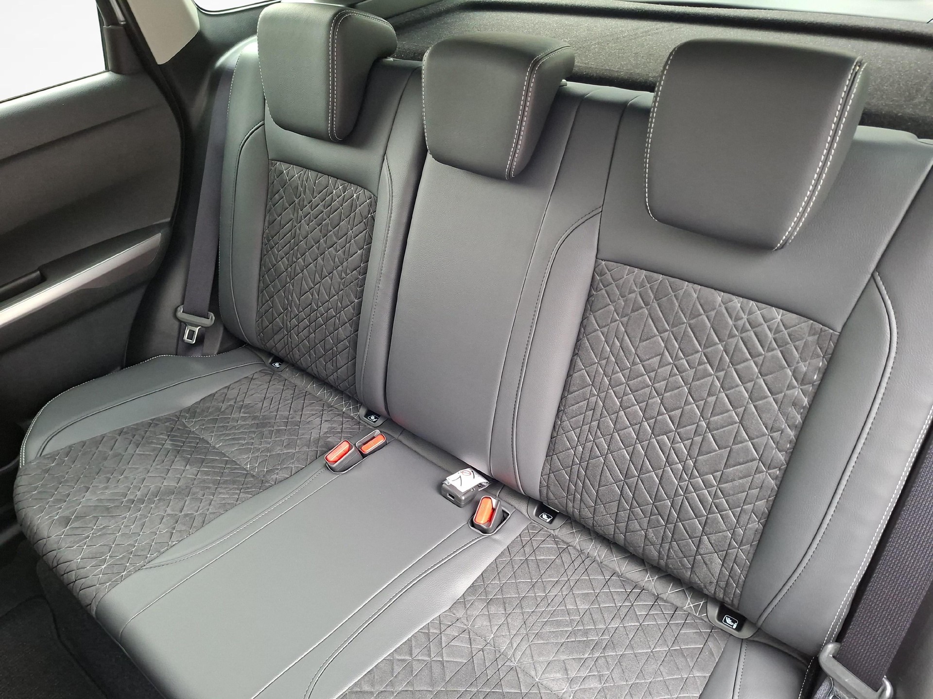 SUZUKI Vitara 1.4 T Compact Top Hybrid 4x4 / 1.99% Leasing-image-10