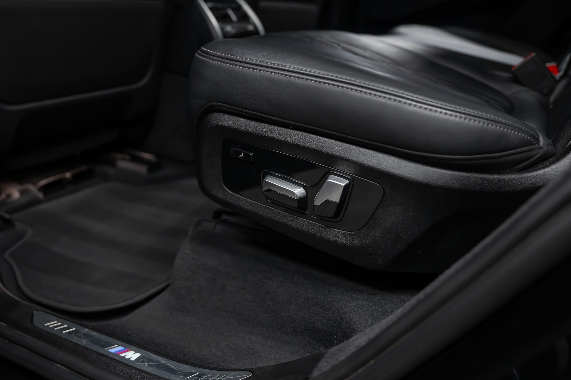 BMW X7 xDrive 48V 40i M Sport Steptronic *Facelift*Sky-Lounge*Head-Up*-image-15