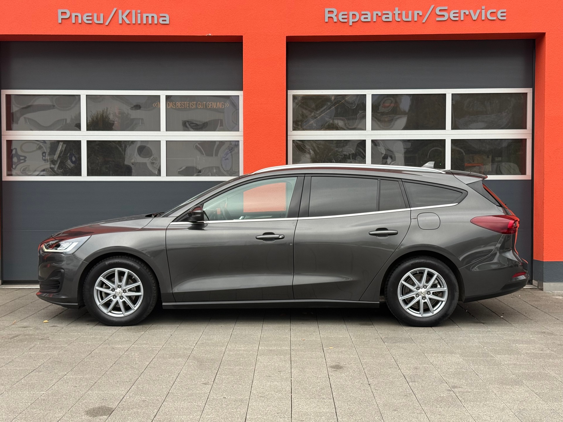 FORD Focus 1.0 MHEV Titanium X Automat-image-1