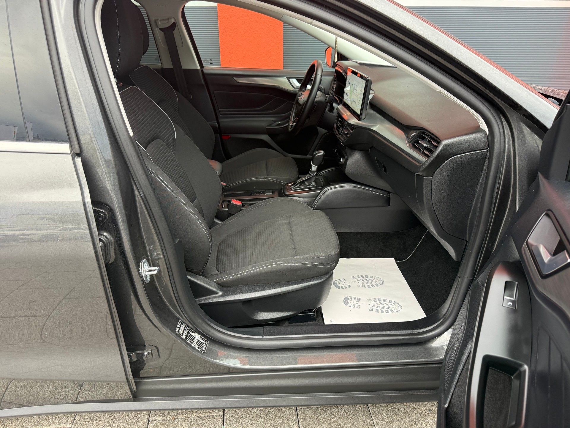 FORD Focus 1.0 MHEV Titanium X Automat-image-11