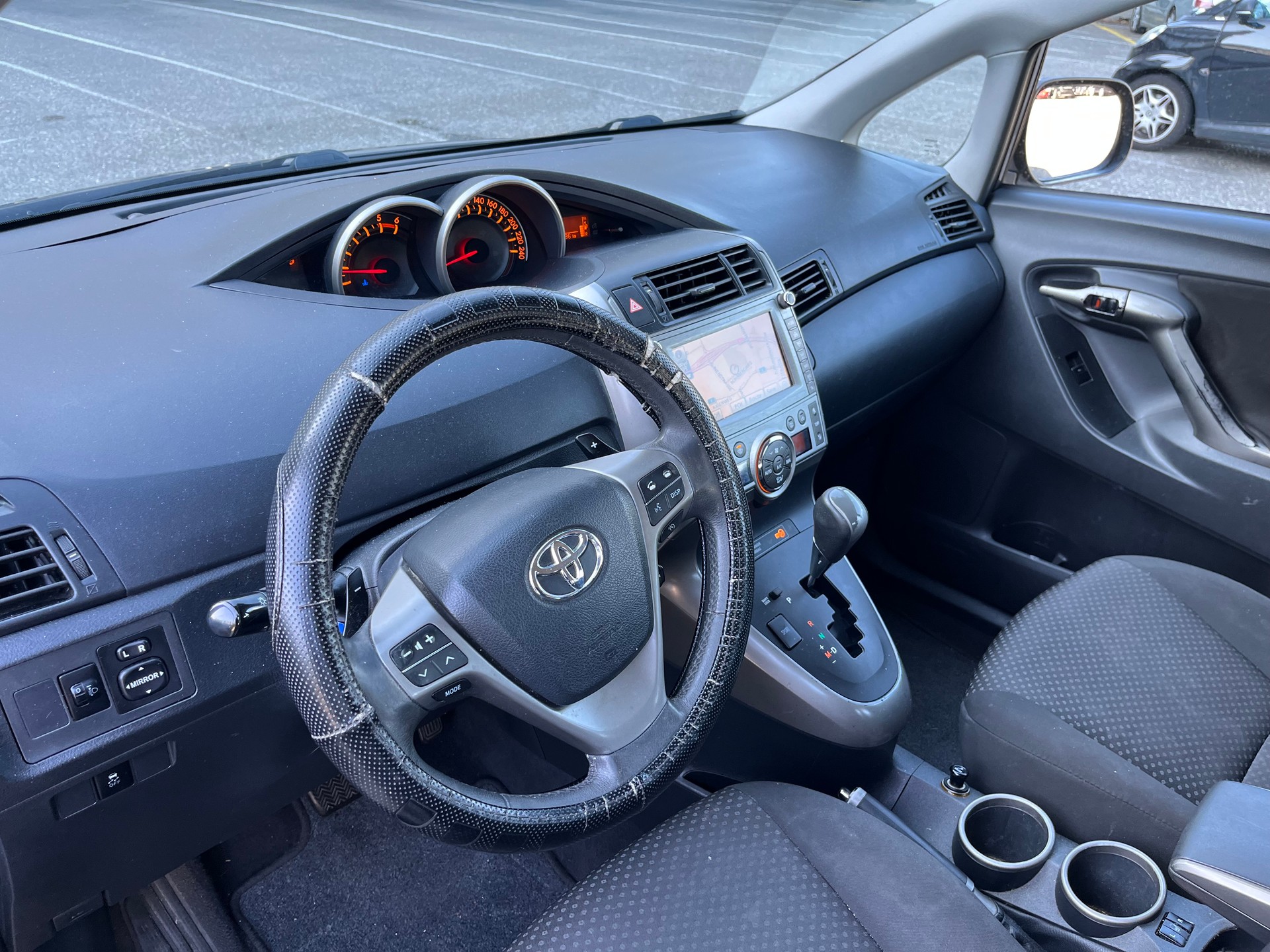 TOYOTA Verso 2.2 D-CAT Linea Sol Premium Automatic-image-4