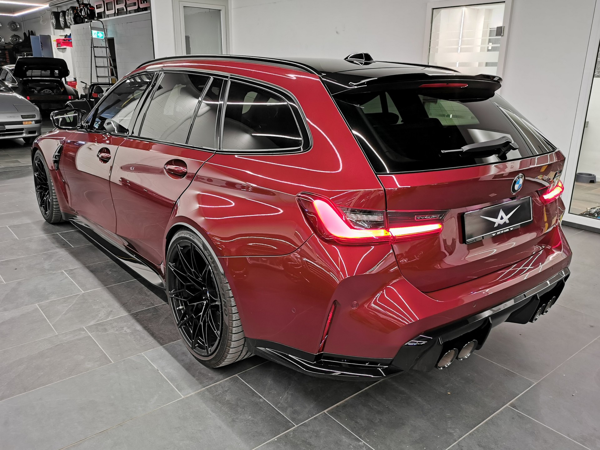 BMW M3 Touring xDrive Competition M Individual AVENTURINROT-image-4