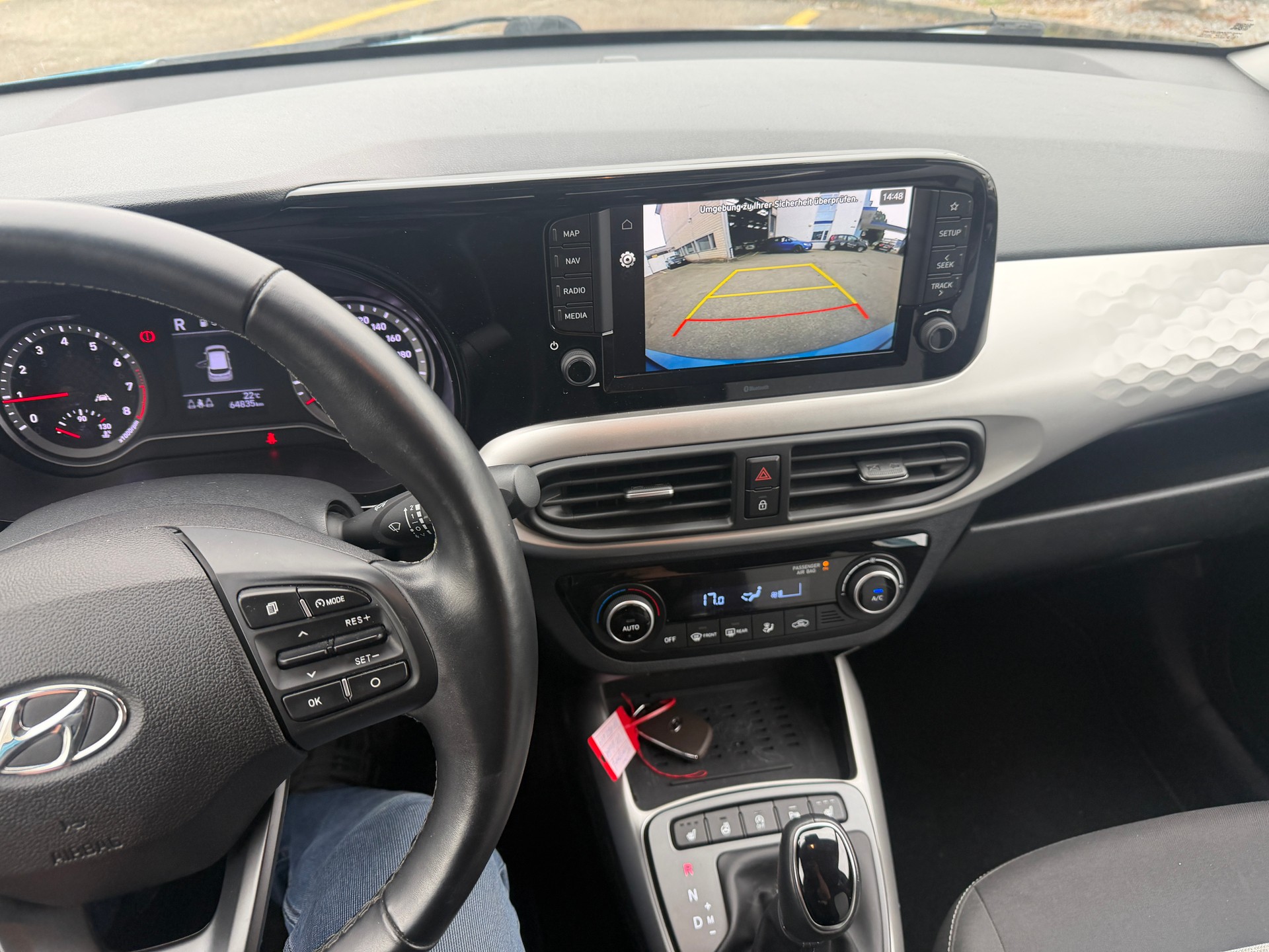 HYUNDAI i10 1.2 Launch Plus Automat-image-14