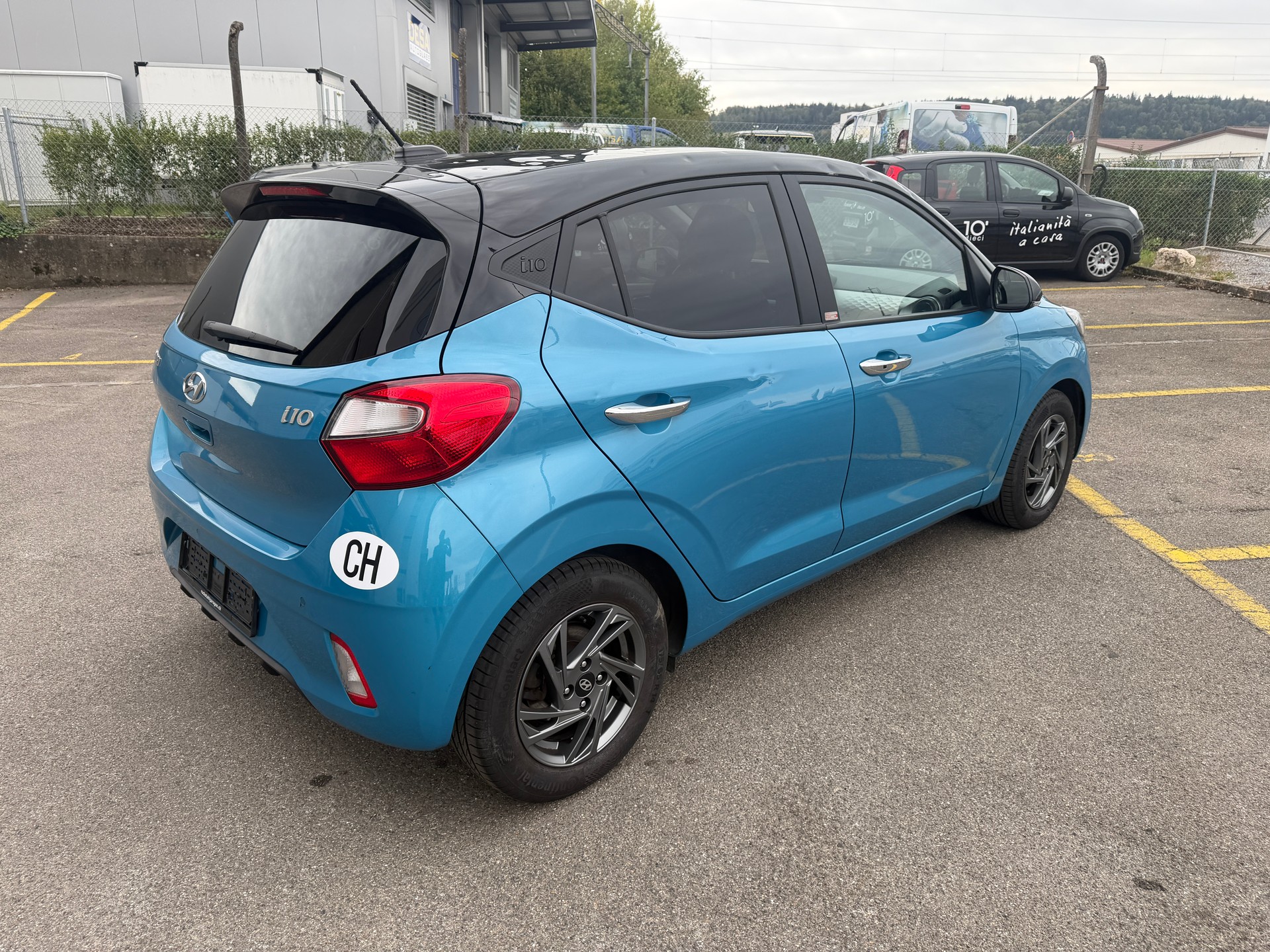 HYUNDAI i10 1.2 Launch Plus Automat-image-5