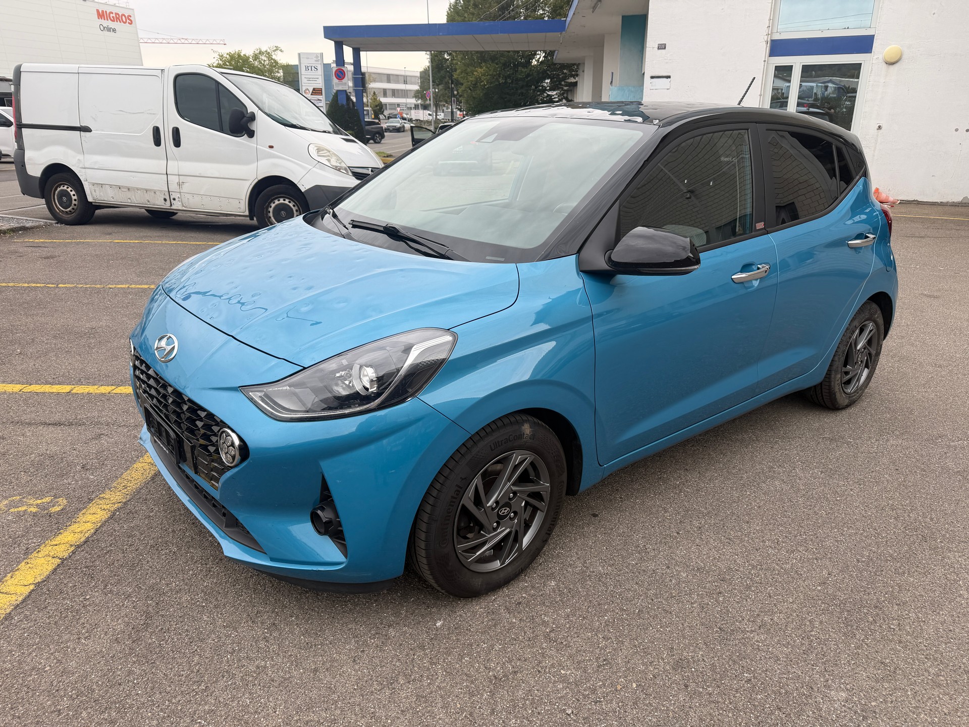 HYUNDAI i10 1.2 Launch Plus Automat-image-2