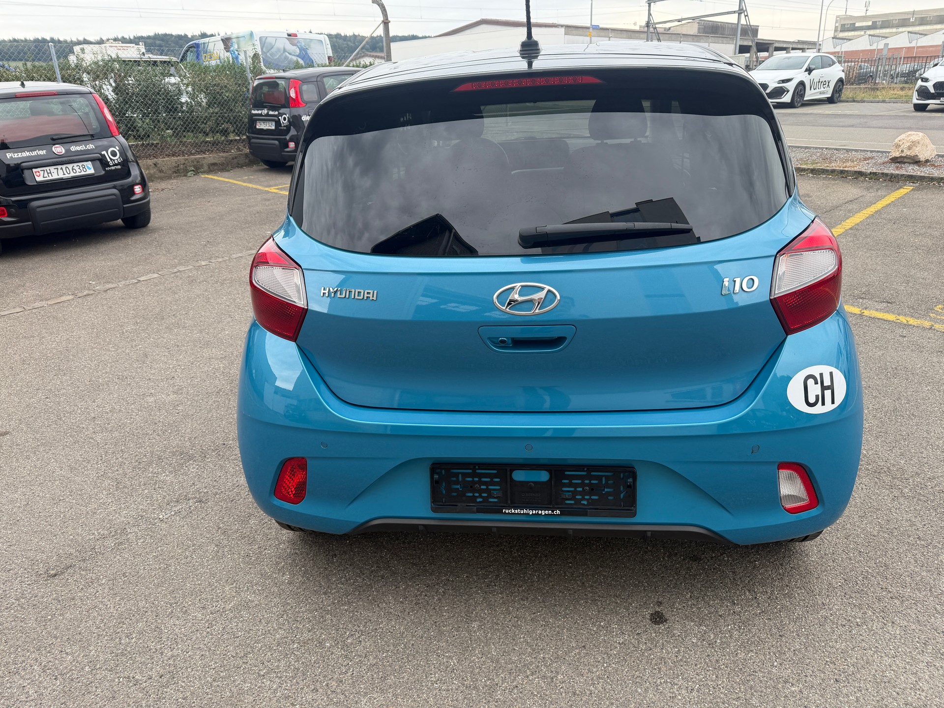 HYUNDAI i10 1.2 Launch Plus Automat-image-4