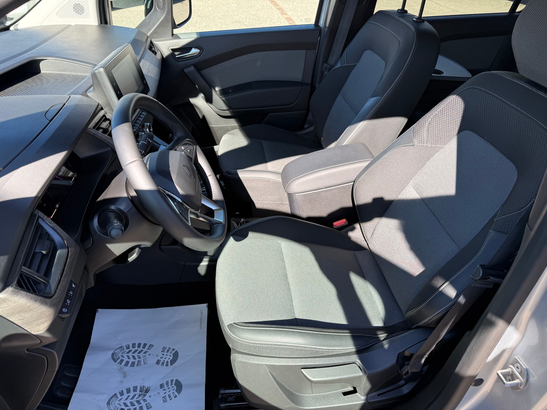 RENAULT Kangoo 1.3 TCe 130 PF Techno EDC-image-12