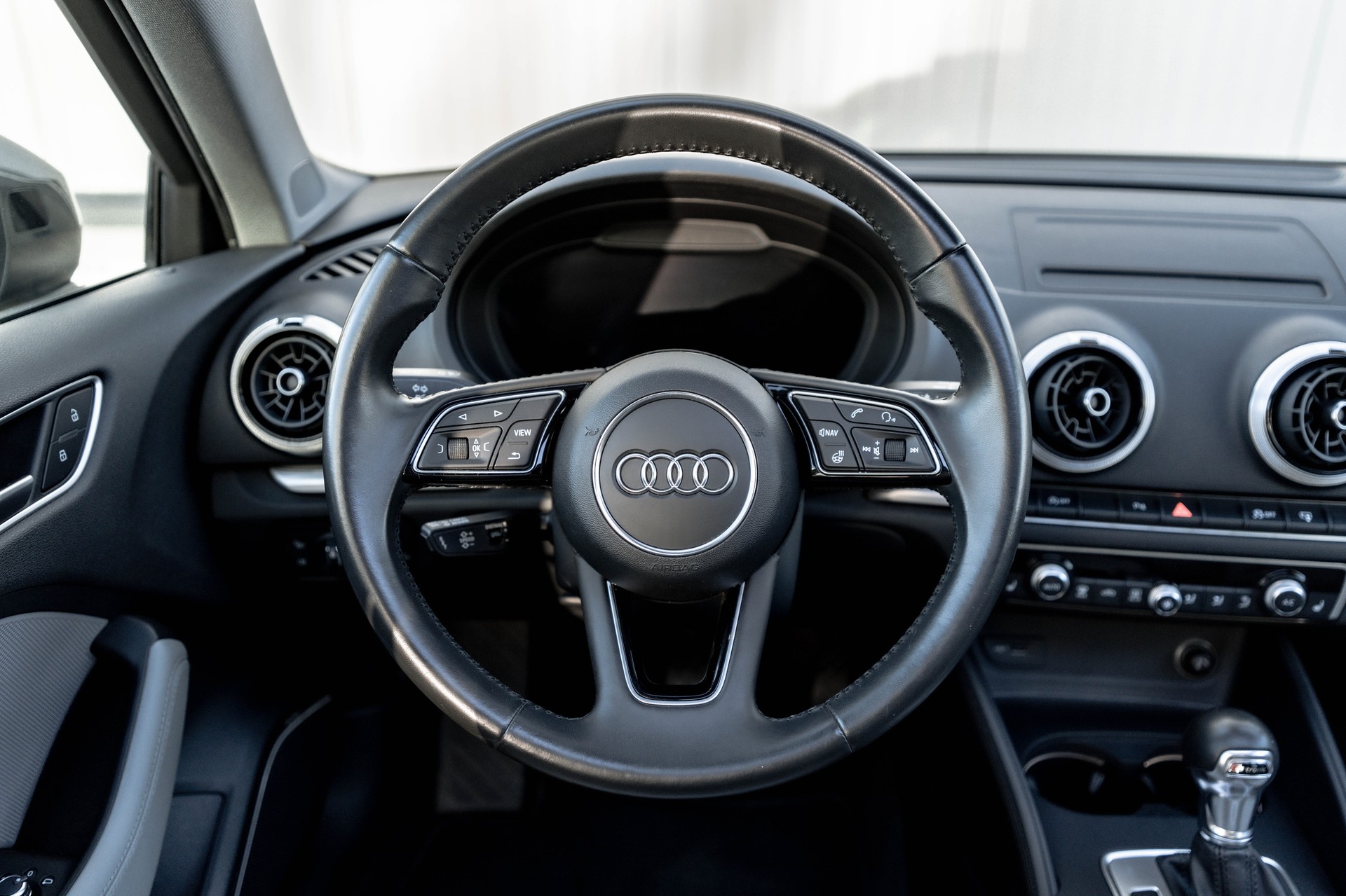AUDI A3 Sportback 2.0 TDI Design S-tronic quattro * FRISCH AB MFK * TRAUMHAFTE AUSSTATTUNG *-image-9