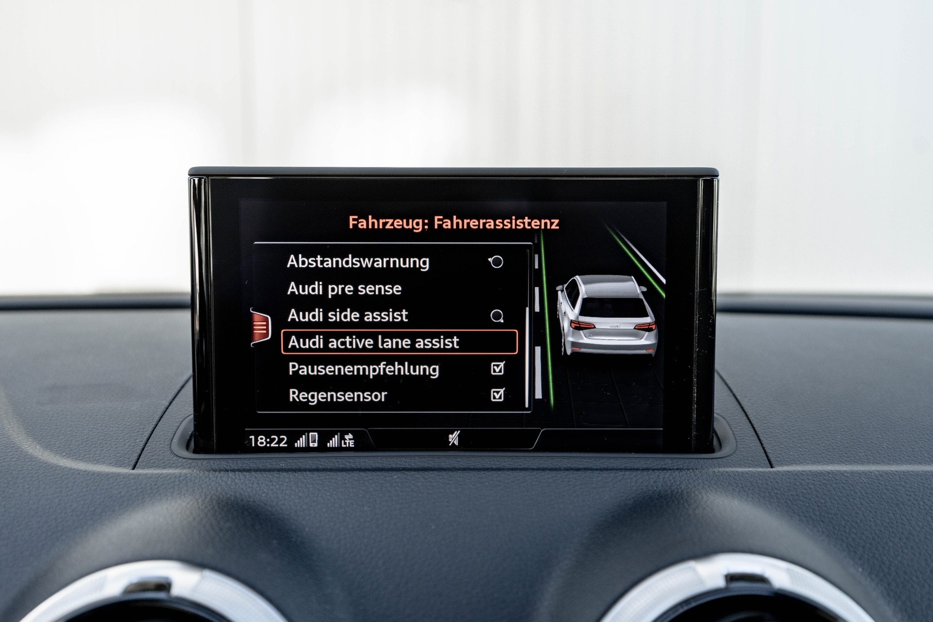 AUDI A3 Sportback 2.0 TDI Design S-tronic quattro * FRISCH AB MFK * TRAUMHAFTE AUSSTATTUNG *-image-23