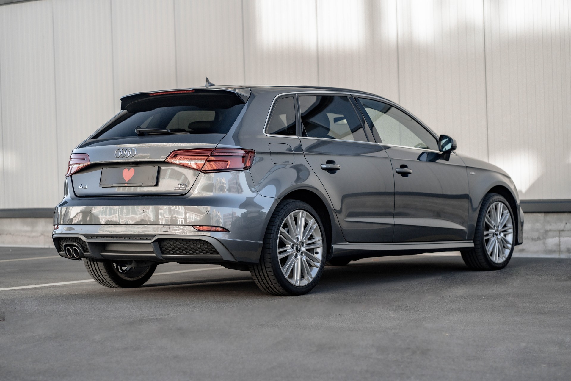 AUDI A3 Sportback 2.0 TDI Design S-tronic quattro * FRISCH AB MFK * TRAUMHAFTE AUSSTATTUNG *-image-6