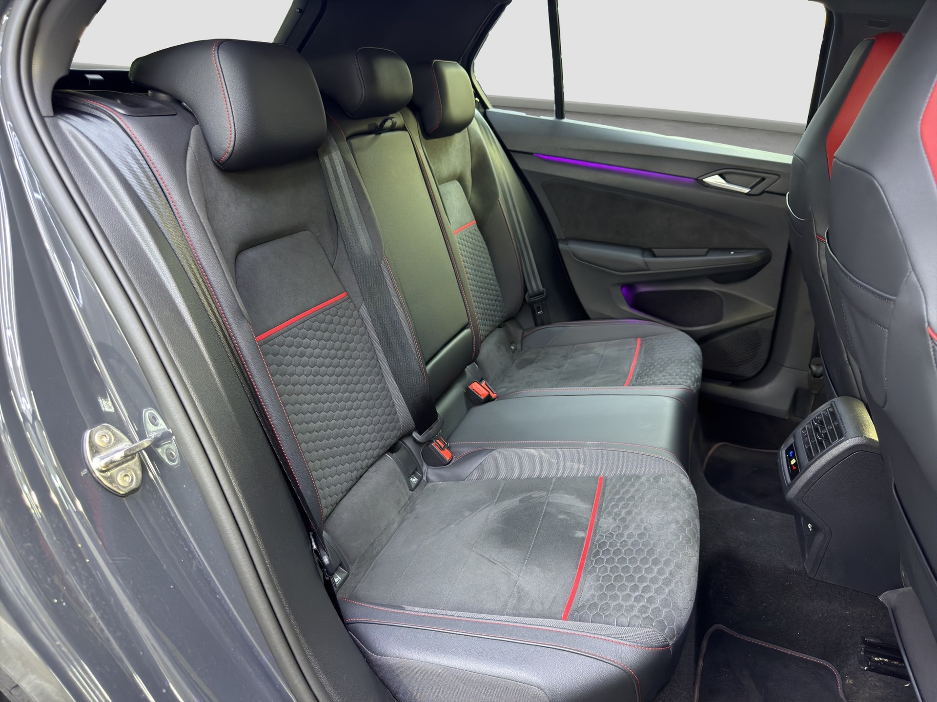 VW Golf 2.0 TSI GTI Clubsport DSG - FACELIFT-image-10