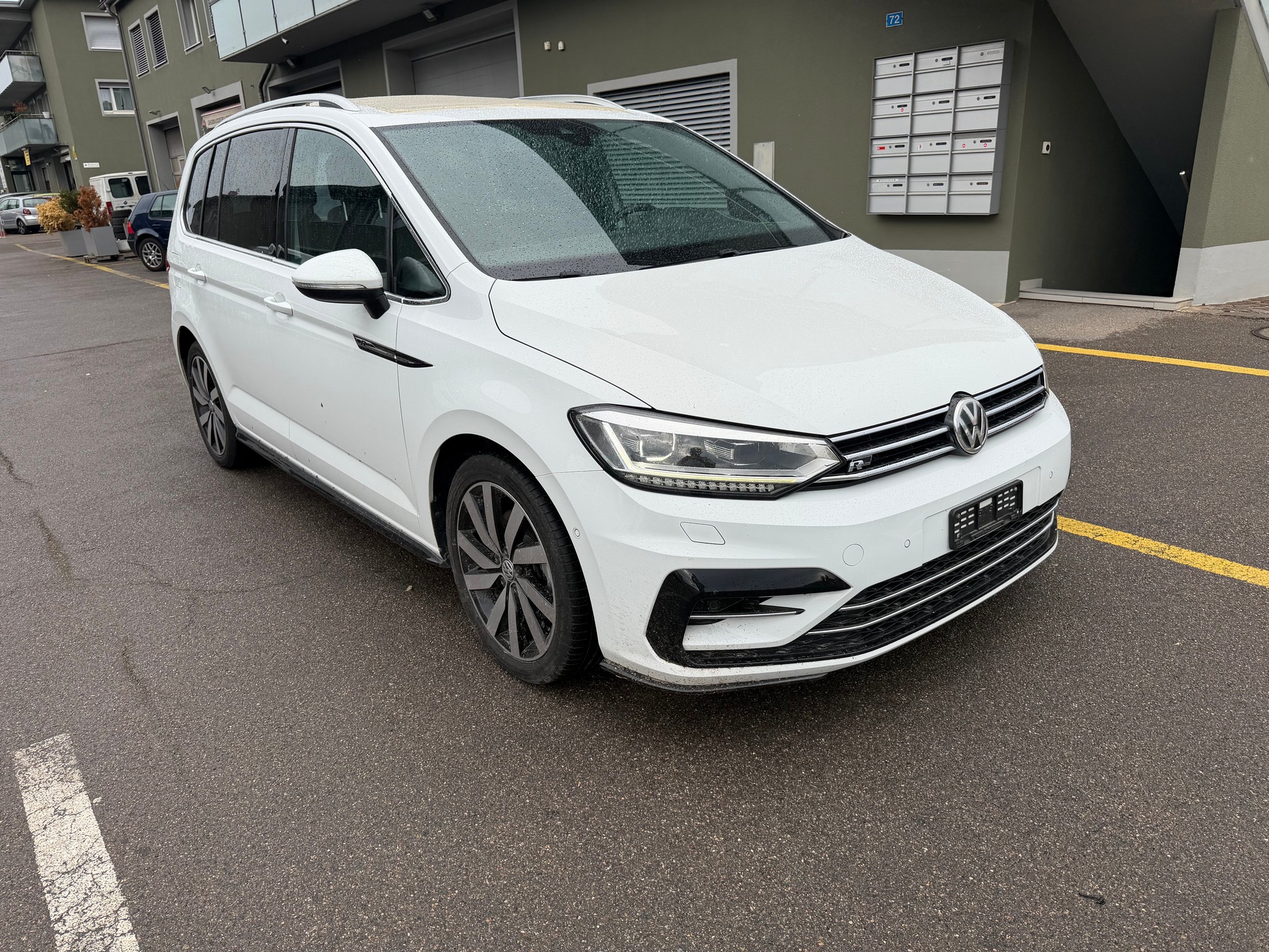 VW Touran 1.8 TSI BlueMotion Technology Sport DSG-image-2