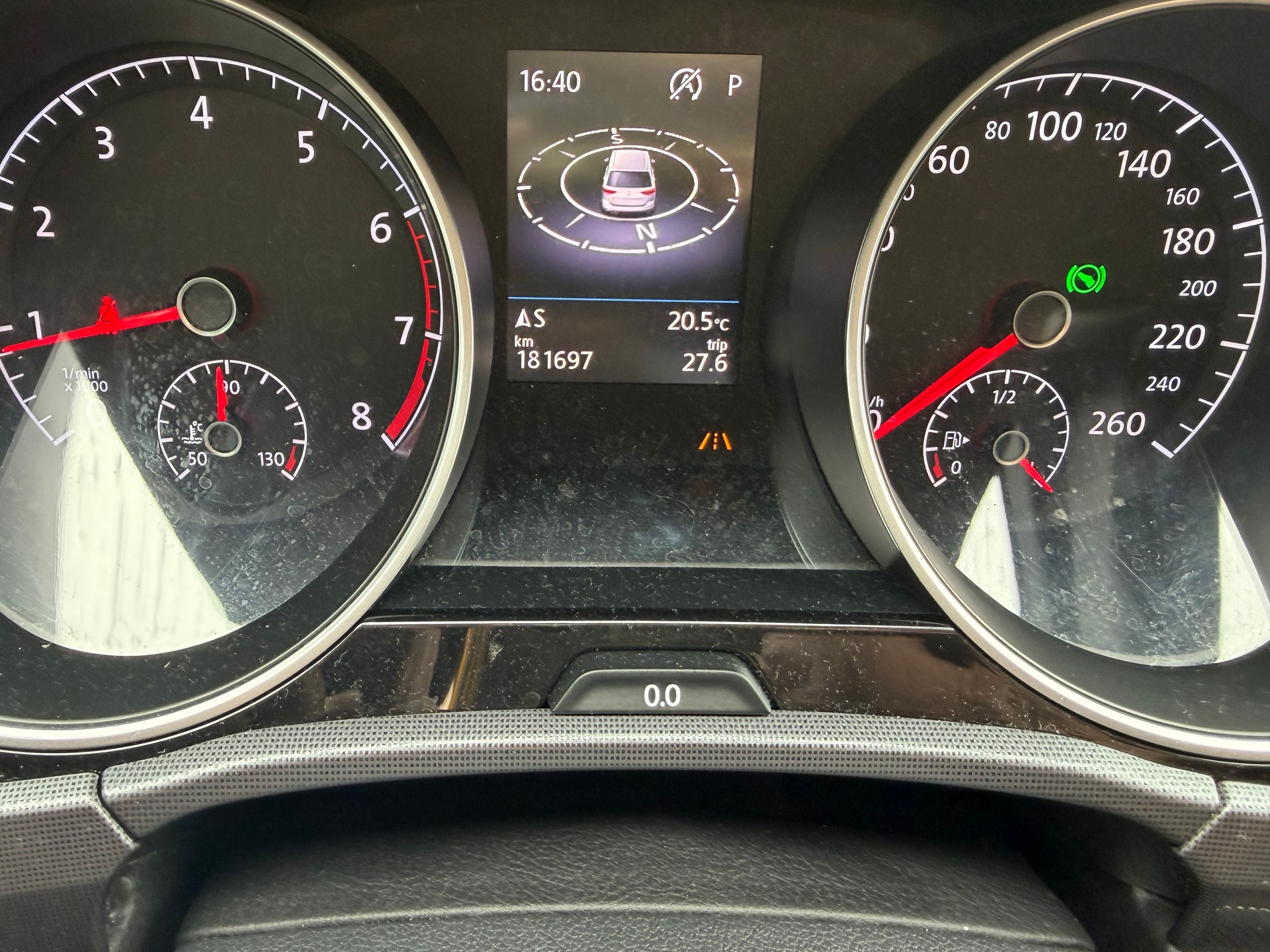 VW Touran 1.8 TSI BlueMotion Technology Sport DSG-image-12
