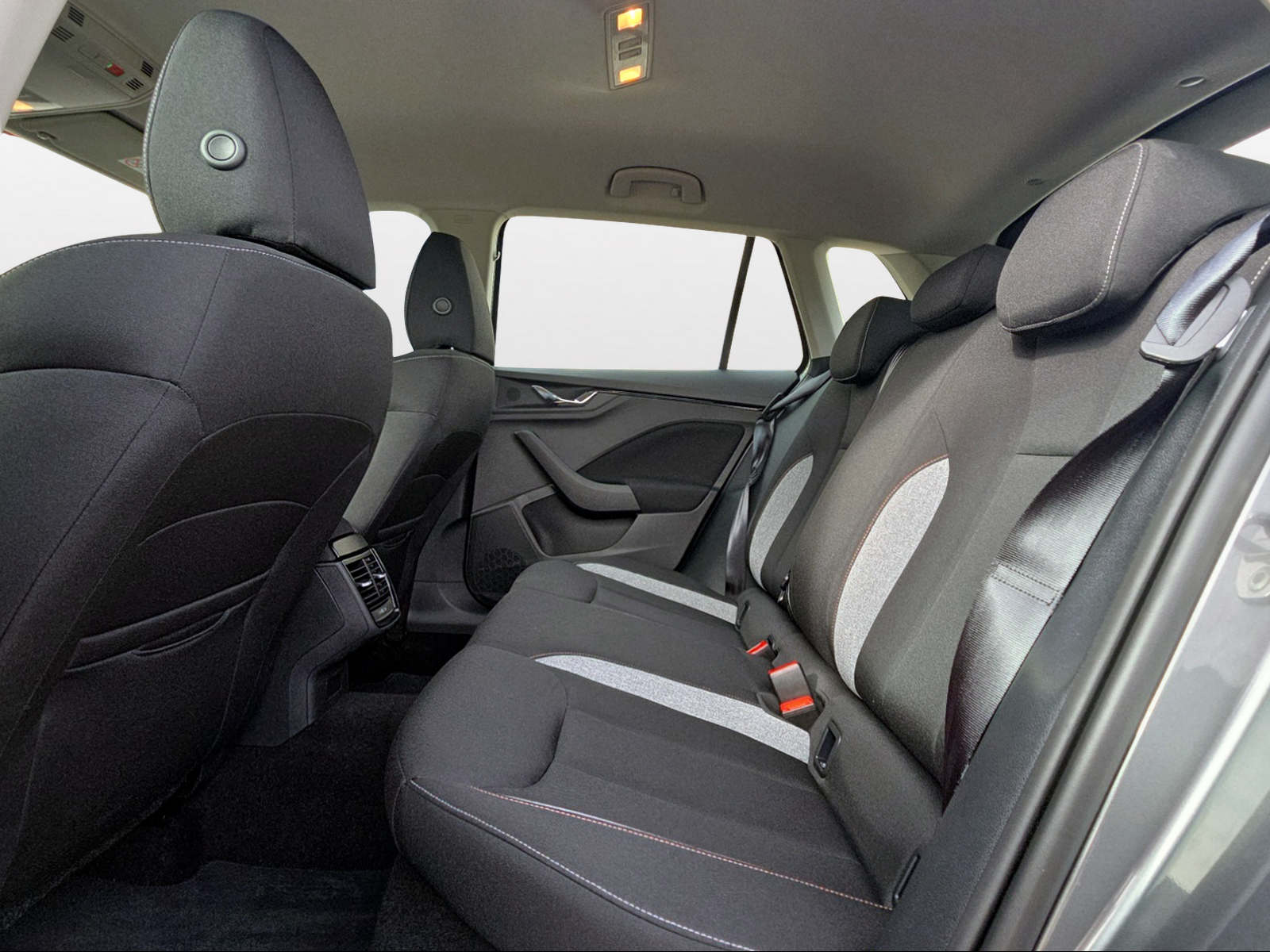 SKODA Kamiq 1.0 TSI Dynamic DSG-image-10