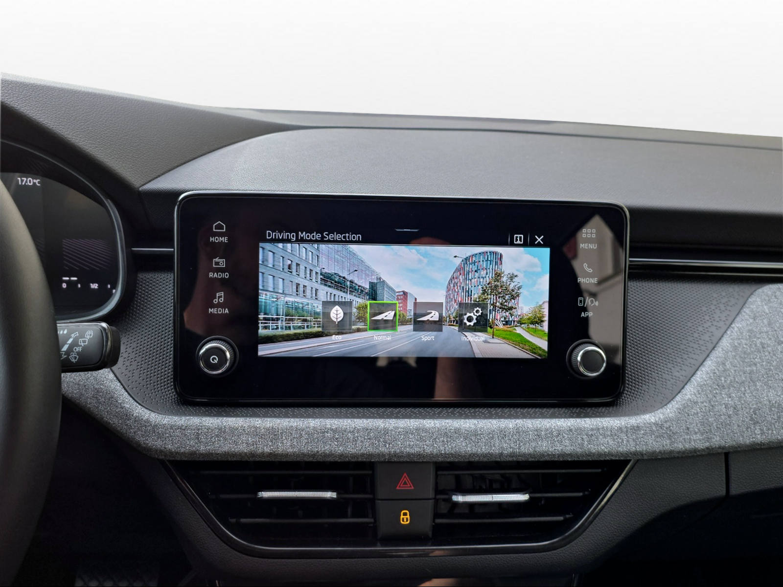 SKODA Kamiq 1.0 TSI Dynamic DSG-image-8