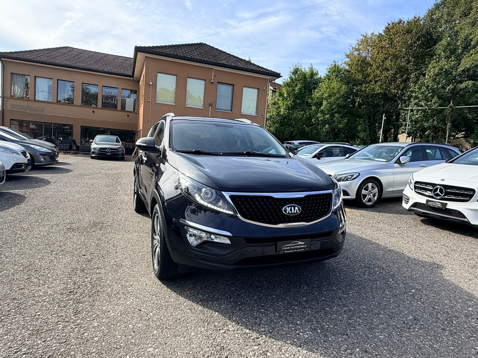 KIA Sportage 2.0 CRDi Style 4WD Automatic-image-2
