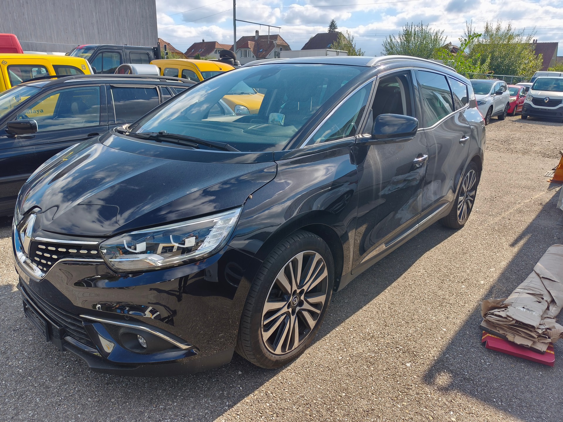RENAULT Grand Scénic 1.2 16V Turbo Initiale Paris-image-0