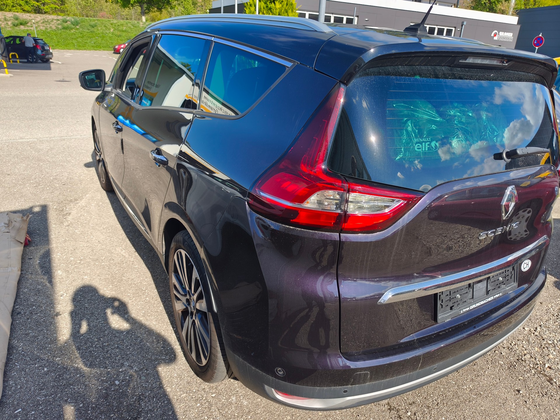 RENAULT Grand Scénic 1.2 16V Turbo Initiale Paris-image-3