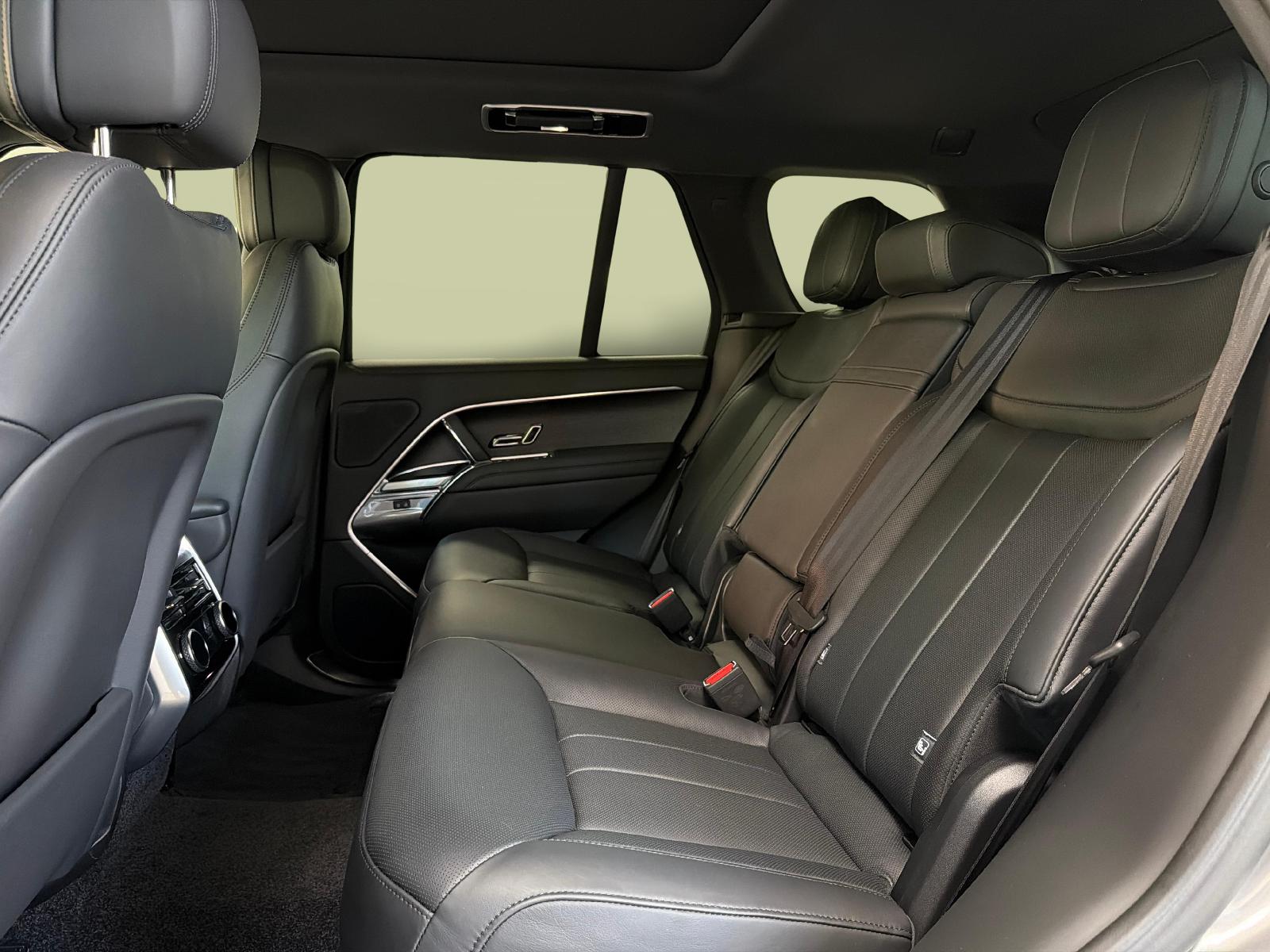 LAND ROVER Range Rover 3.0 D I6 300 HSE-image-11