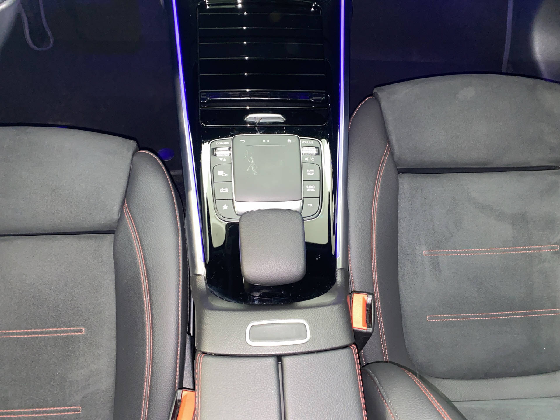 MERCEDES-BENZ EQB 350 AMG Line 4MATIC-image-9