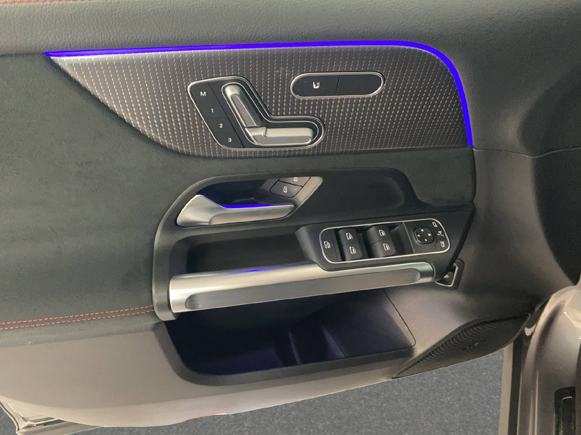MERCEDES-BENZ EQB 350 AMG Line 4MATIC-image-11