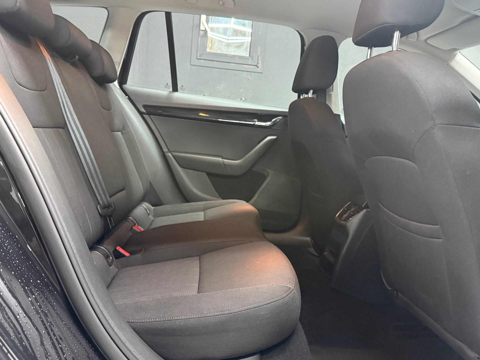 SKODA Octavia Combi 1.4 TSI Style DSG-image-13
