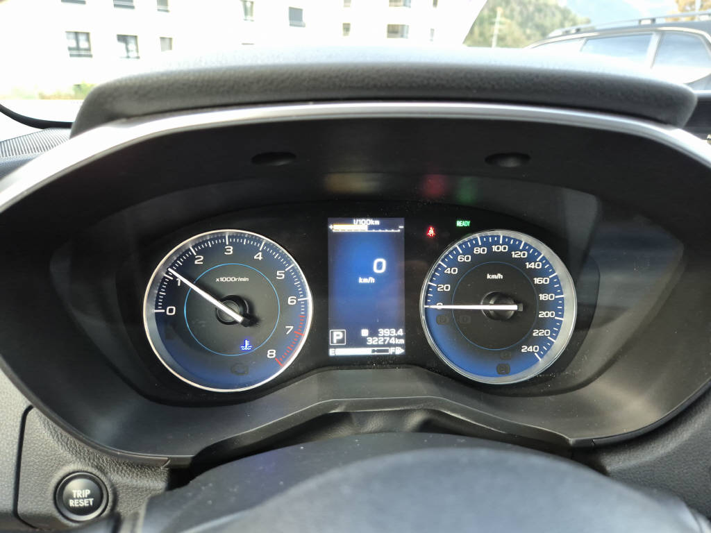 SUBARU XV 2.0i e-Boxer Luxury Bl./Gr.-image-8