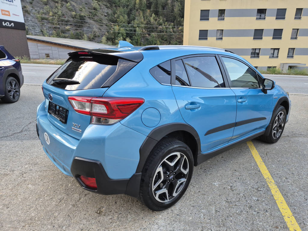 SUBARU XV 2.0i e-Boxer Luxury Bl./Gr.-image-3