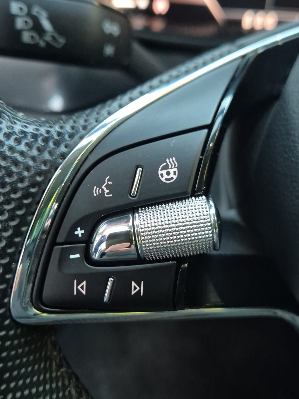 SKODA Kamiq 1.0 TSI Ambition-image-11
