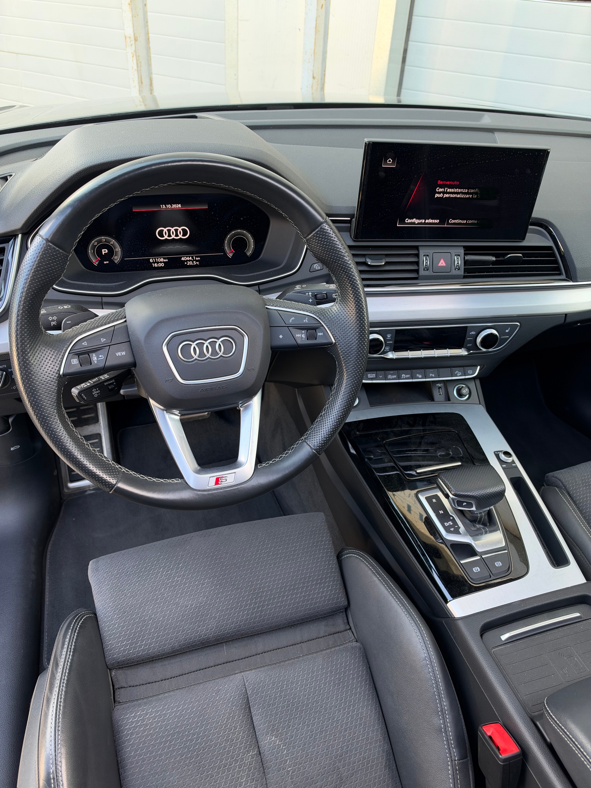 AUDI Q5 40 TDI S-line quattro S-tronic-image-11