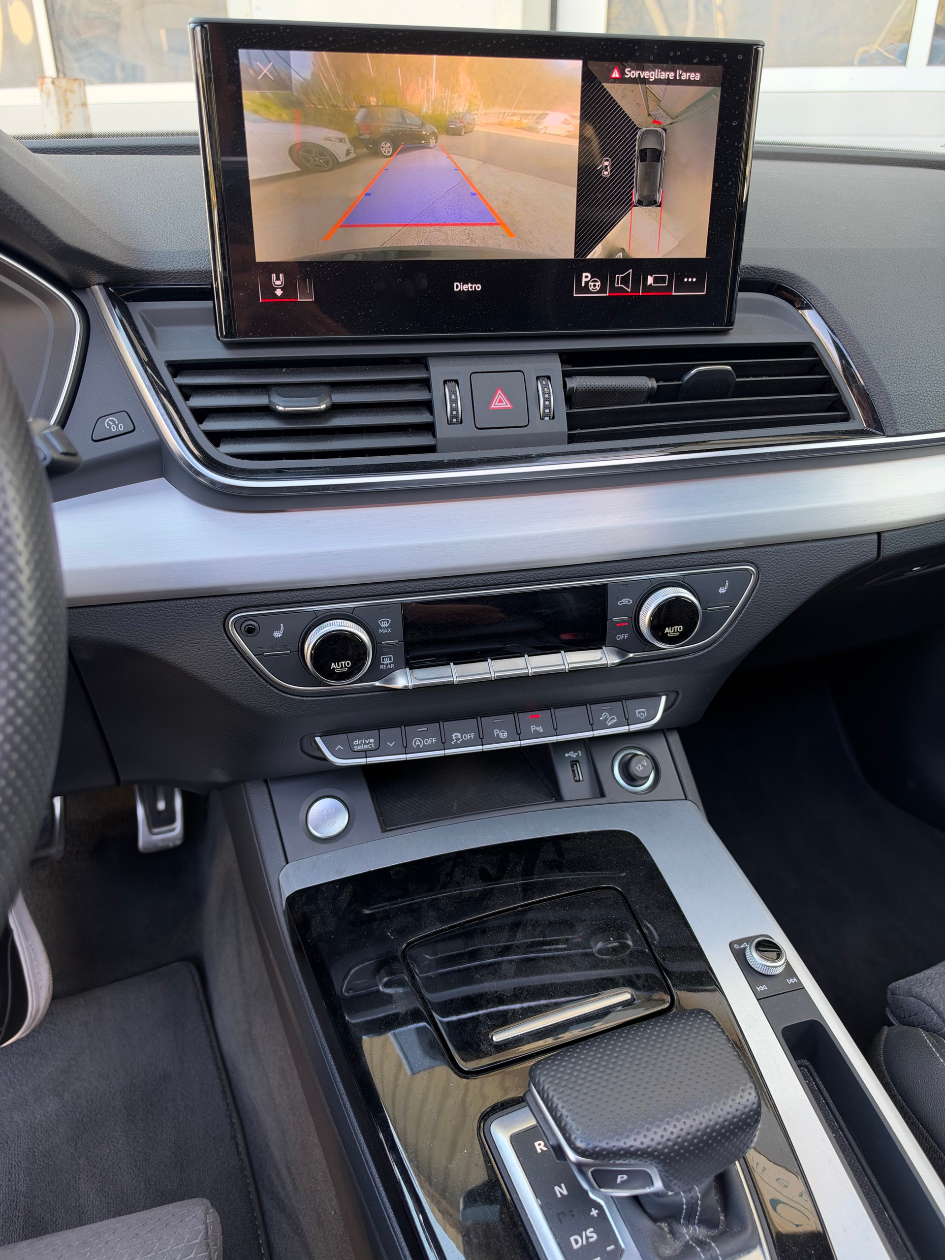 AUDI Q5 40 TDI S-line quattro S-tronic-image-13
