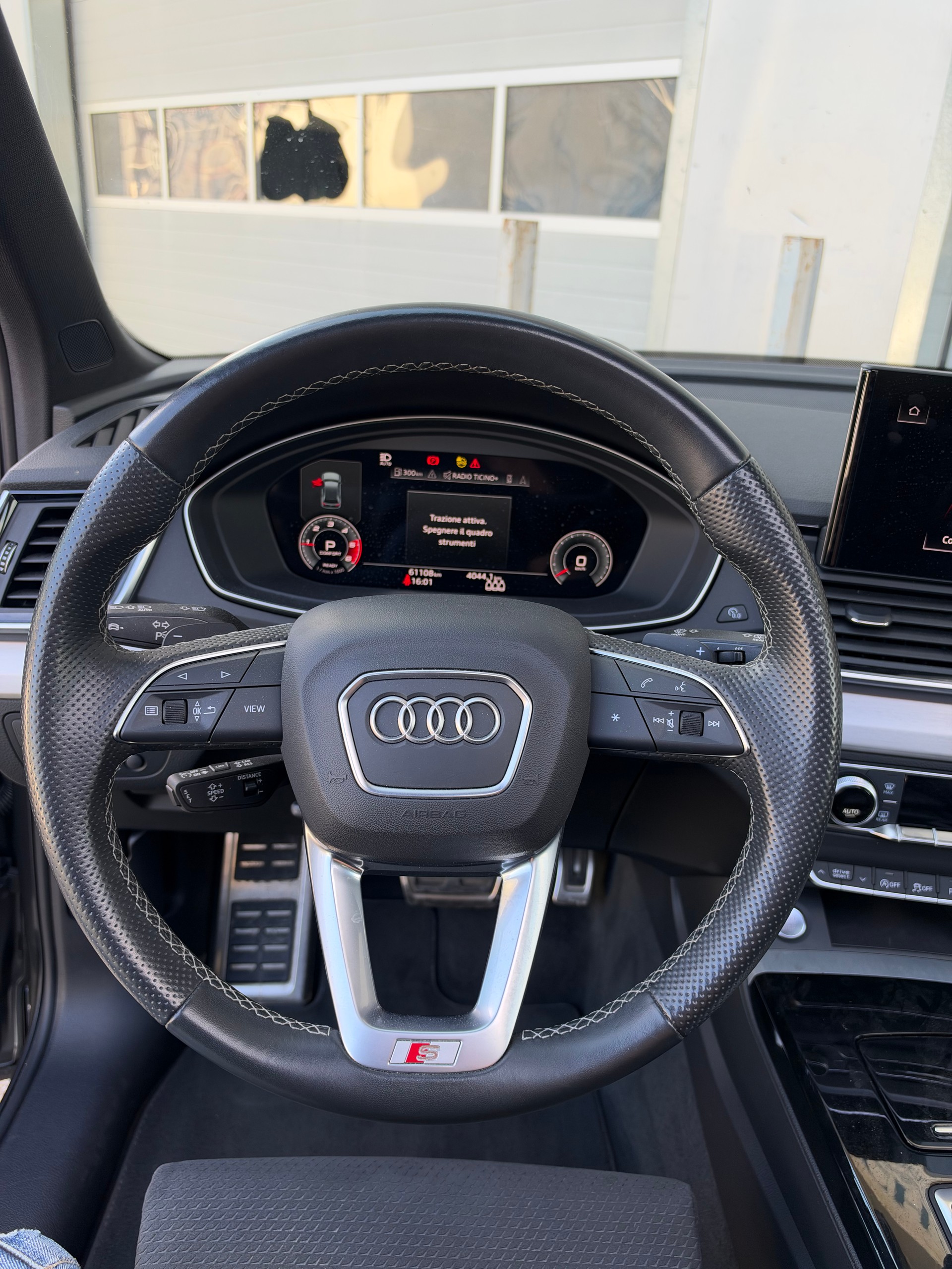 AUDI Q5 40 TDI S-line quattro S-tronic-image-12