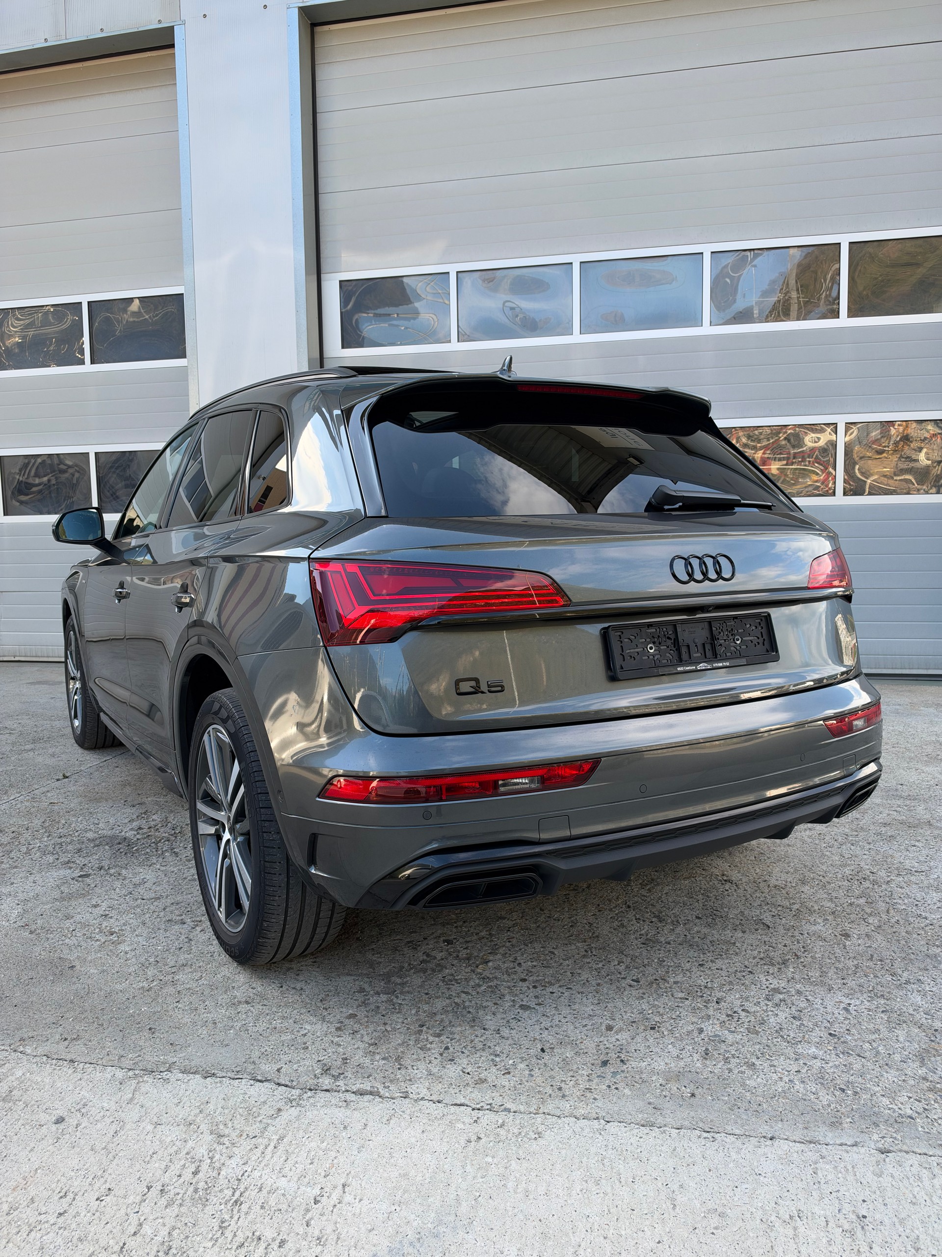 AUDI Q5 40 TDI S-line quattro S-tronic-image-4