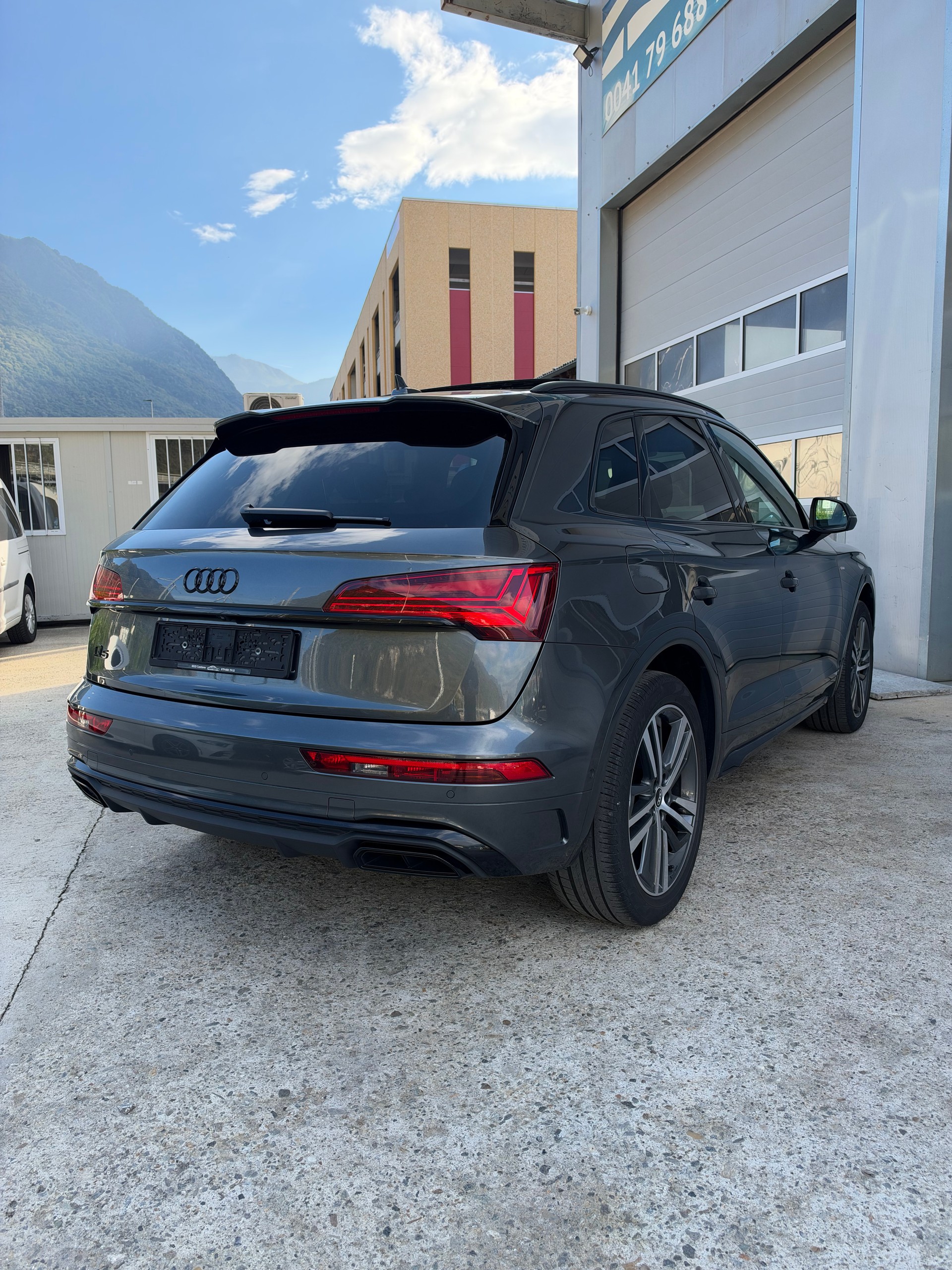 AUDI Q5 40 TDI S-line quattro S-tronic-image-6