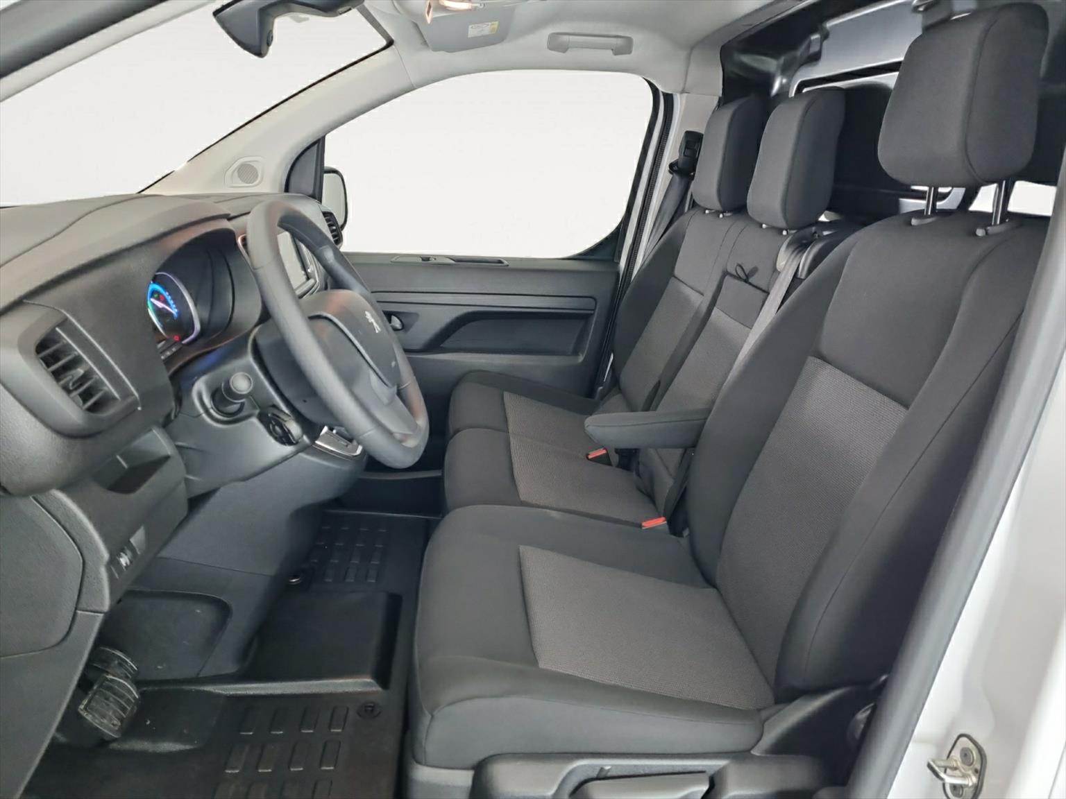 PEUGEOT e-Expert Premium 50 KWh Standard L2-image-4