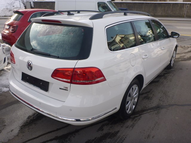 VW Passat Variant 1.4 EcoFuel Comfortline DSG-image-5