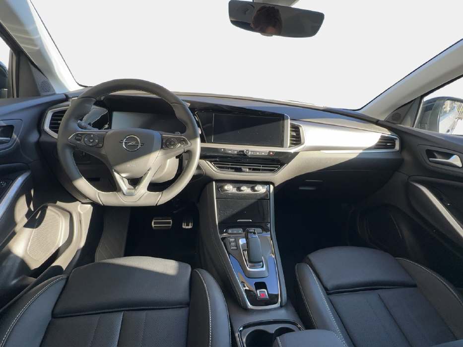 OPEL Grandland 1.6T/225 Elegance Hybrid-image-8