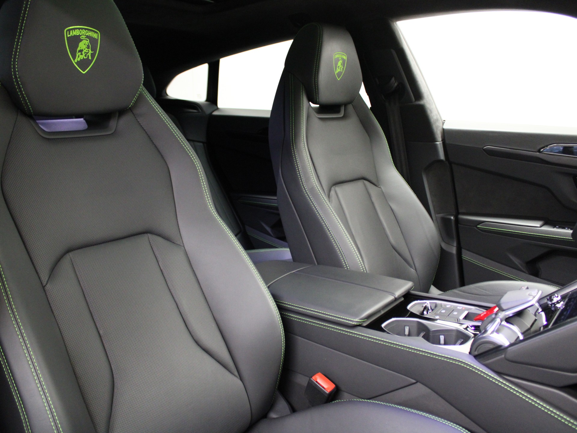 LAMBORGHINI Urus E-Gear-image-9
