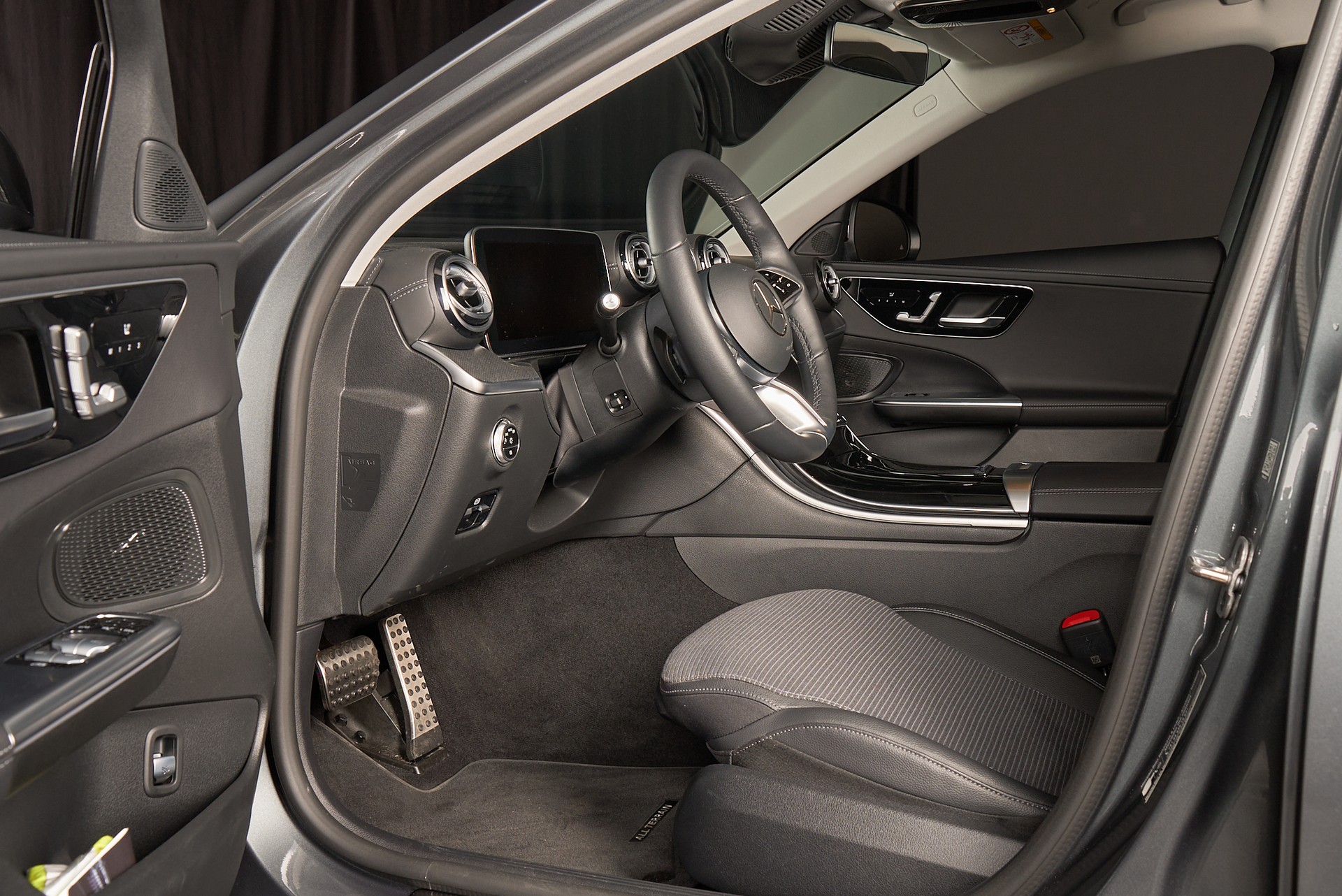 MERCEDES-BENZ C 200 T 4Matic All-Terain Avantgarde-image-3