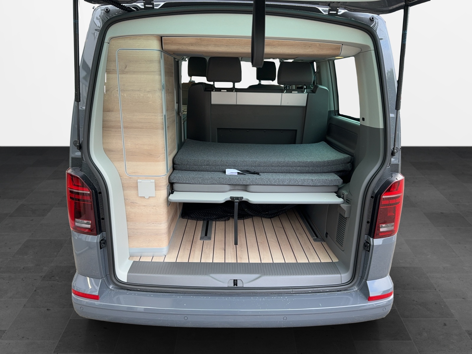 VW T6.1 California 2.0 TDI Ocean Last Edition-image-15