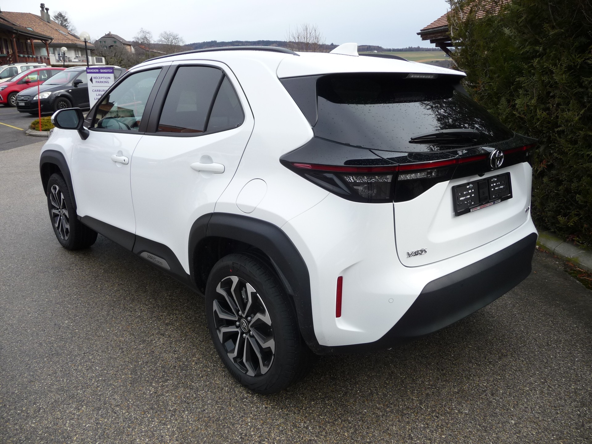 TOYOTA Yaris Cross 1.5 Trend e-CVT-image-2