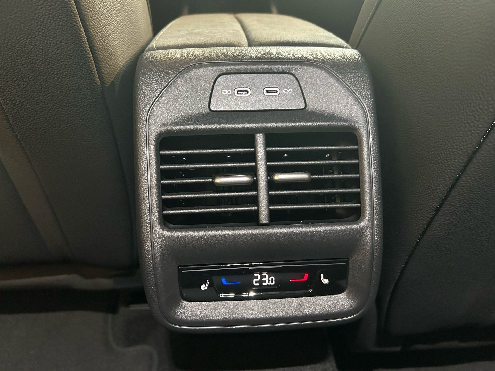 SKODA Superb Combi 1.5 TSI PHEV Sportline DSG-image-4
