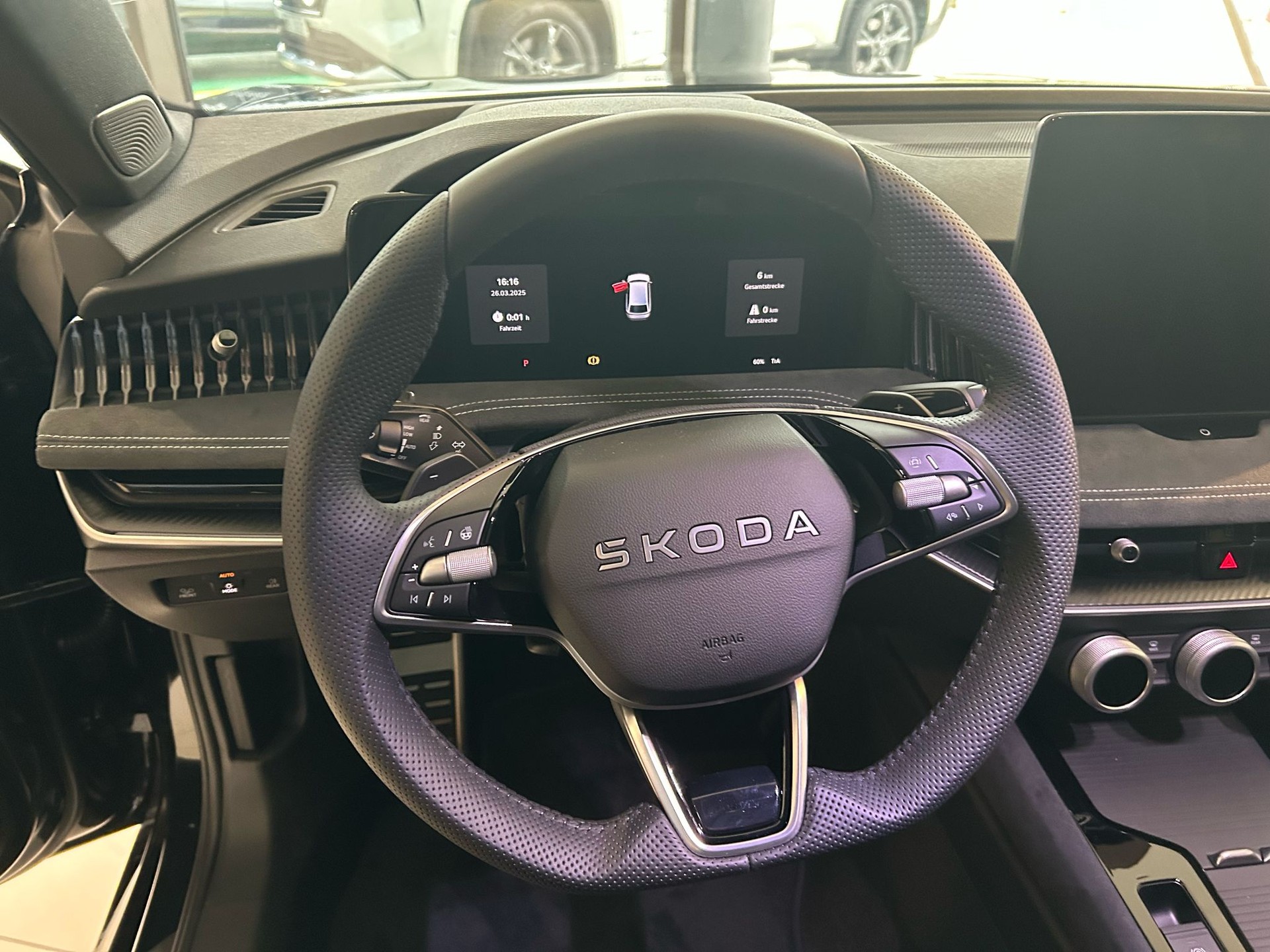 SKODA Superb Combi 1.5 TSI PHEV Sportline DSG-image-5