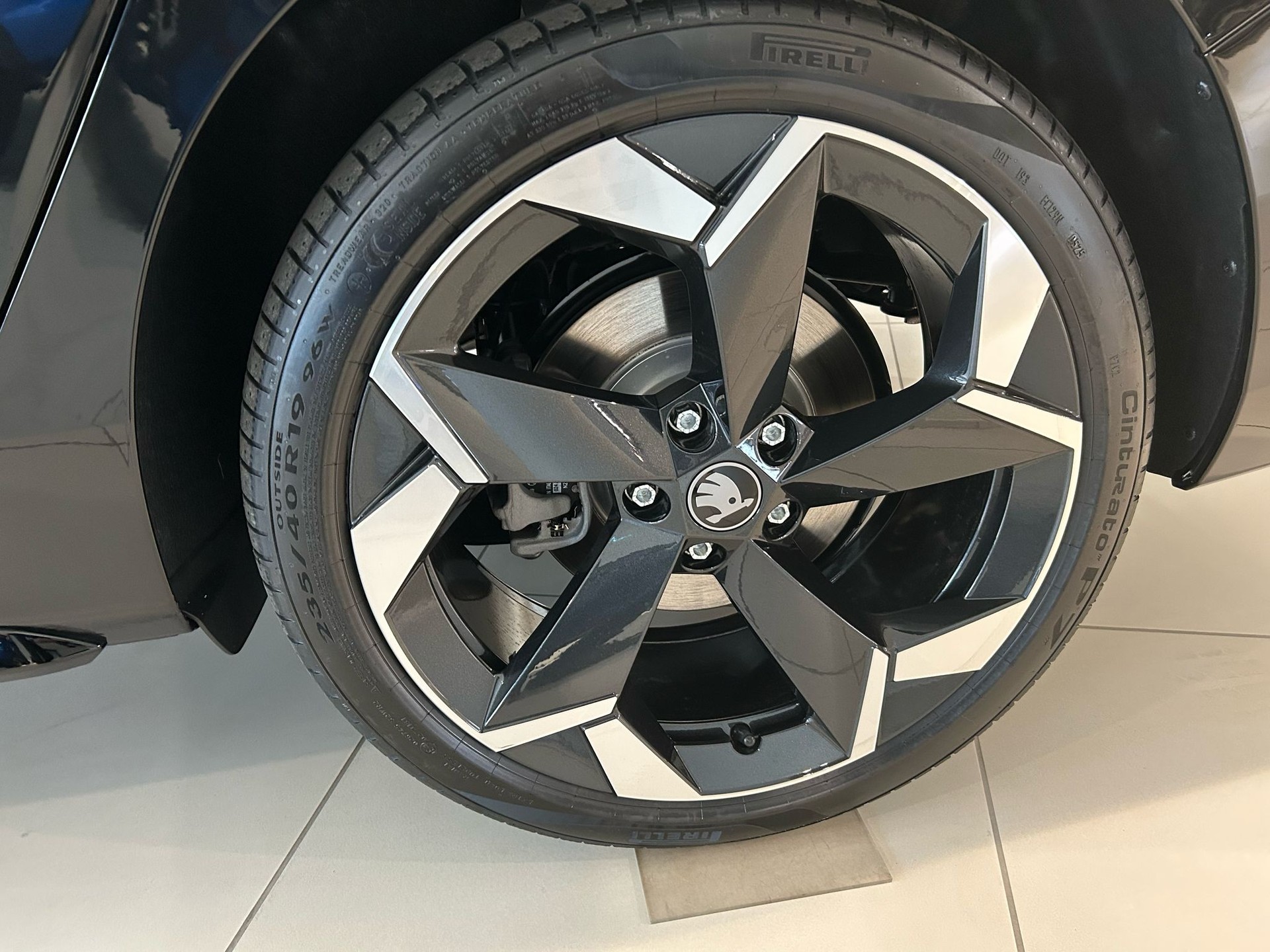 SKODA Superb Combi 1.5 TSI PHEV Sportline DSG-image-9